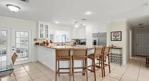 Lakehouse with Sunsets, Private Pool and Jacuzzi, 1Mi to Indian River Lagoon - Image 5
