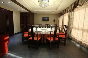 Longfengxiang Hotel - Image 3