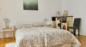 Stylish 2-Bedroom Apartment with Free Parking - Image 5