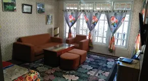 Homestay HUMAIRA DIENG villa full house 3 kamar,6 bed,dapur,ruang tamu,balkon,parkir,wifi - Image 4