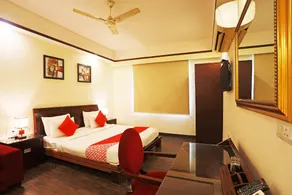 OYO 27927 Hotel Picasso - Image 3