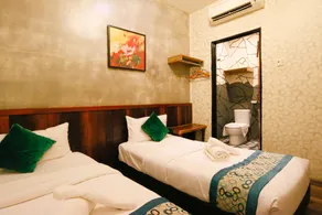 Swing & Pillows - Anggun Hotel Seri Iskandar, Ipoh - Image 4