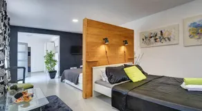 House Zoya - Image 2