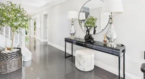 3 beds Luxury Family Home with Self-Check in & Direct Train to London - Image 3