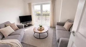 Contemporary 3-Bedroom Home Quiet Rotherham Location with Parking - Image 2