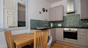 Sunshine On Leith Apartment - Image 2