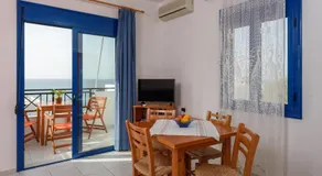 Finikas Studios & Apartments - Kalamaki Holidays - Image 3