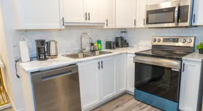 Luxury One Bedroom Private Apartment just 7 minutes from the Airport - Image 2