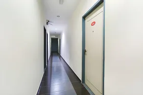 De Hotel - Image 4