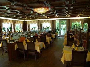 Hotel Royal Garden - Image 3