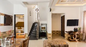 Denver Villa - Image 2