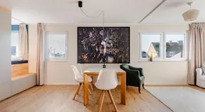 Charming top-floor apartment - Image 3