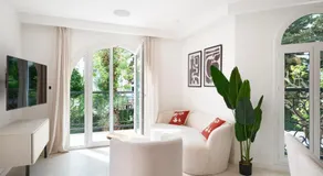 VILLA DES PERGOLAS -6 Bdrs - 5 bathrs -Parking -Jardin -JACUZZI -TRAMstation , 10 min beach - Image 2