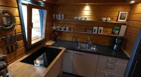 Chalet in paradise garden - Image 3