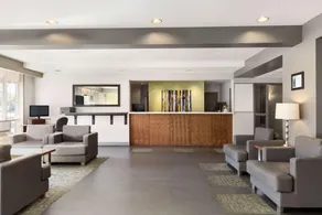 Victoria Airport/Sidney Travelodge - Image 4
