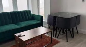 Ground Floor Flat with Courtyard garden - Image 3