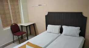 Hotel Woodlands - Image 2
