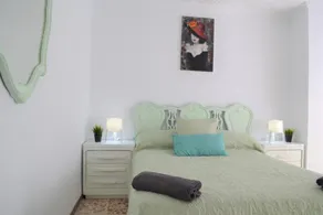 Superb 1 Bedroom Apartment with Gallery CB7EV - Image 3