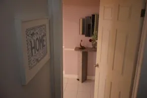 Cozy Family Suite, entire place with two beds, pravite washroom and kitchen - Image 4