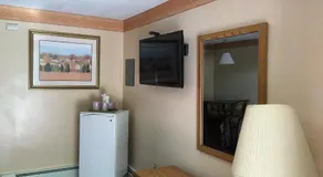 Knotty Pine Motel - Image 2