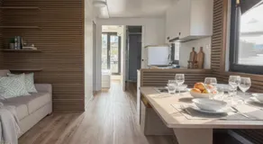 Prestige Yacht Resort Budapest - Image 2