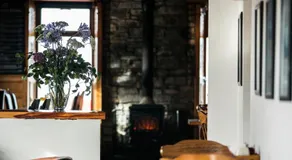 Maddens Bridge Bar & Guesthouse - Image 5