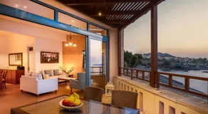 Captain's House Hotel Suites & Apartments - Image 2