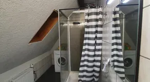 Monteur wohnung in Neumünster 2 Zimmer Dachgeschoss - Image 2