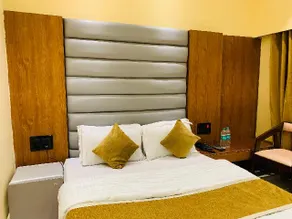 HOTEL GOLDEN VEENA - Image 2