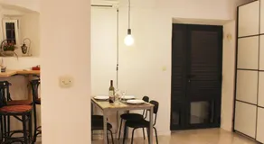 Street Garden Apartment - Image 3
