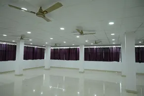 Royal Velvet Hotel & Banquet - Image 3