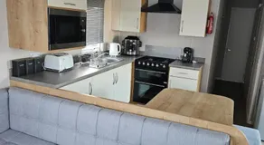 Modern Caravan - Park Dean-Camber Sands - sleeps 6- ENTERTAINMENT PASSES NOT INCLUDED - Image 3