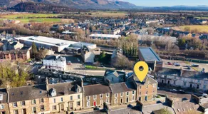 Elegant 3 Bed Apartment in Stirling Near Free Parking and Hill Views - Image 4