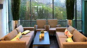 Hotel Montebello - Image 2