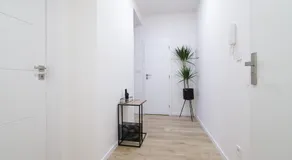 Luxury Apartments STUD - VB - Image 3
