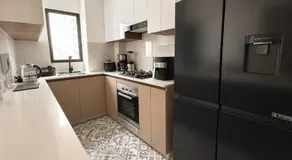 Elegant Apartment with Modern Design - Image 3