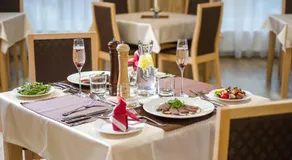 Wellness Hotel Hluboký Dvůr - Image 3