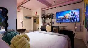 BIG little Hotel - Image 2