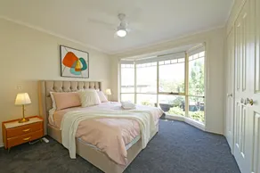 StayAU Ringwood 2BR Rental House meters from Eastland - Image 2