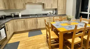 Unique Stays Modern Evergreen House in Ashford Kent - Image 5