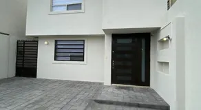 Casa Recién-Remodelada Ideal, Ejecutivos, Trabajos - Image 4