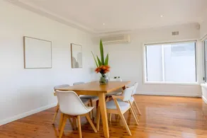Metawise Stylish 2-Bedroom Home with Easy CBD Ac - Image 4