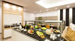 SKY Hotel Cloppenburg - Image 2