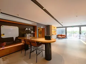 IU Hotel Guangzhou Tianhe East Sports Center Metro Station - Image 5