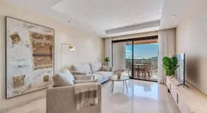 Vistas espectaculares en La Quinta Suites cerca de Puerto Banús - Image 2