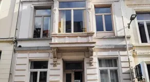Gezellig gerenoveerd herenhuis in het centrum - Image 5