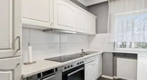 Prime Host Family Apartment - Image 5