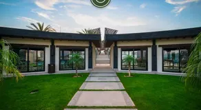 Luxury House with Ocean View - Image 4