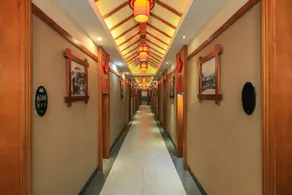 Education Hotel Guilin - Image 4