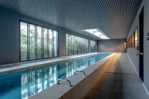 Studio com coworking, piscina e vista da cidade - Image 3